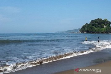 Dua wisatawan Bogor hilang tenggelam di Pantai Karangsari Sukabumi