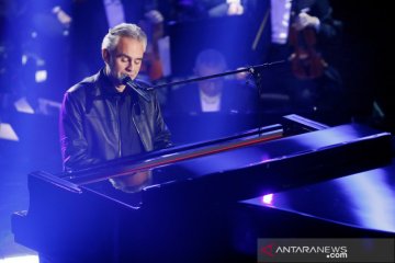 Andrea Bocelli nyanyikan doa Paskah di Katedral Milan yang kosong