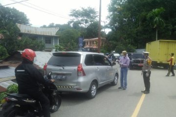 Wabup Tana Toraja ikut bagikan masker untuk cegah COVID-19