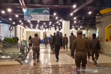 Satpol PP Kota Bandung tutup kembali PVJ setelah sempat buka