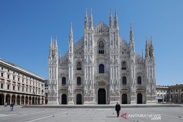 Andrea Bocelli bernyanyi di Katedral Milan yang kosong