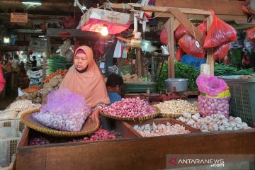 Pedagang Pasar Senen banyak yang tak gunakan masker