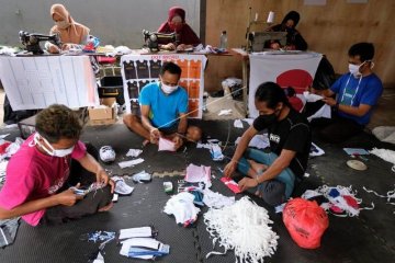 Produksi masker