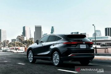 Toyota hentikan pesanan Harrier karena keterlambatan produksi