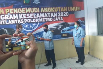 Polda Metro beri pelatihan keselamatan dan bahasa asing untuk sopir