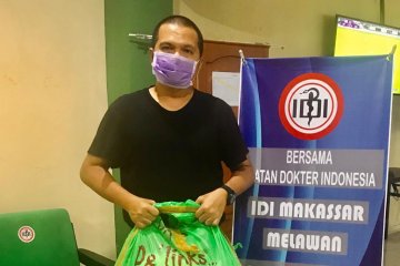 IDI Makassar dapat bantuan APD dari toko pakaian tanah Abang Jakarta