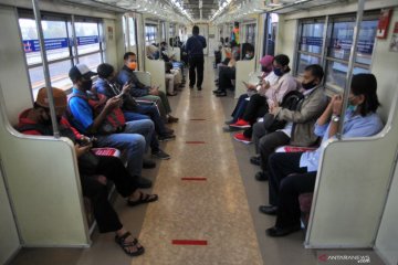 Hari pertama penerapan PSBB di Stasiun Bogor