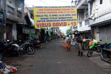 Pasar Gresik PPI di Surabaya ditutup dampak COVID-19