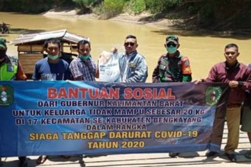 Koramil Ledo distribusi beras bantuan gunakan longboat