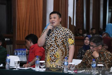 Rico Sia: Jaring Pengaman Sosial harus bersamaan dengan imbauan PSBB