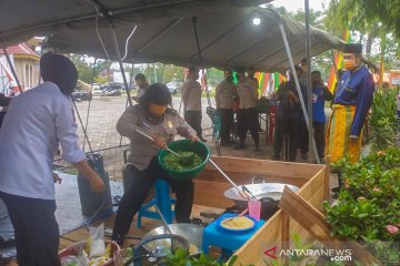 Dapur umum Riau distribusikan 1.100 kotak makanan saat PSBB