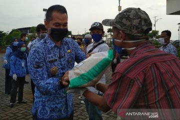 Ratusan PKL di Kabupaten Kudus peroleh bantuan beras lima kg