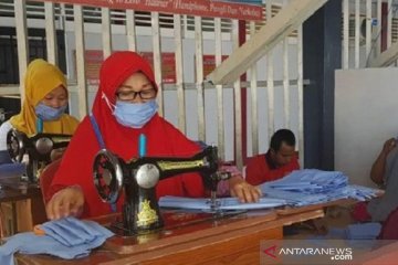 Warga binaan Lapas di Riau produksi ribuan APD tiap hari