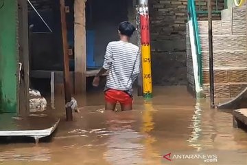 Rumah penduduk Kebon Pala Jaktim terendam banjir kiriman