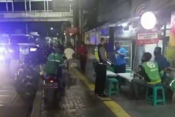 Polda Metro gelar patroli berskala besar bubarkan kerumunan warga