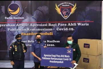 NasDem berikan bantuan 5.000 APD kepada petugas medis tangani COVID-19