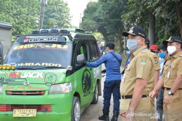 Bupati sebut 90 persen warga Tangerang keluar rumah pakai masker