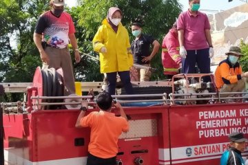 Bupati Tiwi menyisakan peluk di tengah pagebluk