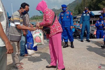 Polda Aceh bagikan sembako untuk masyarakat di pulau terluar