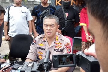 Polisi sasar pengendara saat pemberlakuan PSBB di Makassar