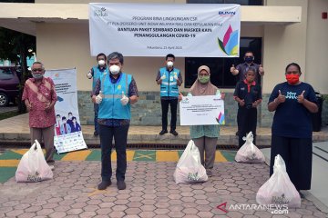PLN Riau donasikan 1.000 sembako dan APD untuk penanggulangan COVID-19