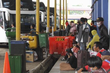 Kemarin, mudik resmi dilarang hingga KA jarak jauh tak lagi beroperasi