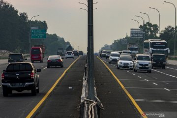 Arus kendaraan di tol Jakarta - Cikampek meningkat