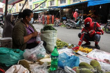 "Super hero" sosialisasikan pencegahan penyebaran COVID-19