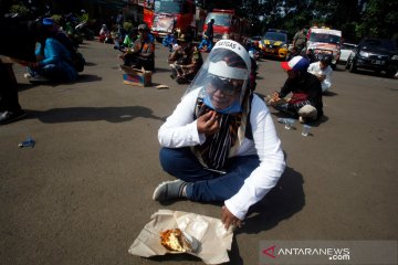 Tradisi Cucurak dengan jaga jarak