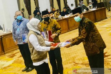 Khofifah pastikan PSBB di tiga daerah mulai 28 April