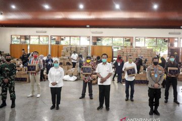 Kemenparekraf serahkan bantuan untuk pekerja pariwisata DI Yogyakarta