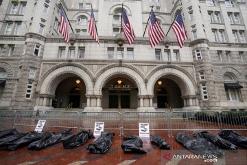 Demonstran protes kebijakan Trump tangani COVID-19 di Amerika Serikat