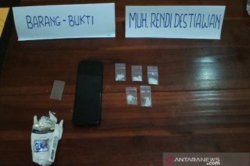 Polisi tangkap pengedar narkoba diduga jaringan Lapas Kendari