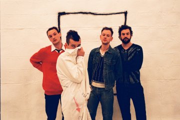 Lama ditunggu, The 1975 akhirnya rilis lagu "If You're Too Shy"