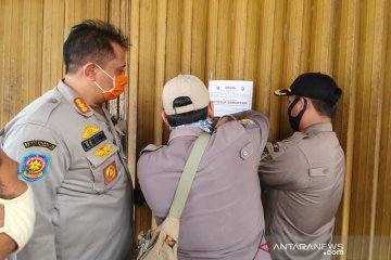 Satpol PP Sawah Besar tindak toko pelanggar PSBB