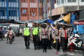 Polisi patroli penegakan aturan PSBB di Banjarmasin