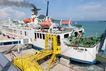 Hanya layani logistik, ASDP kembali tutup layanan penumpang