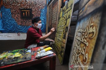 Penjualan lukisan kaligrafi menurun terdampak COVID-19