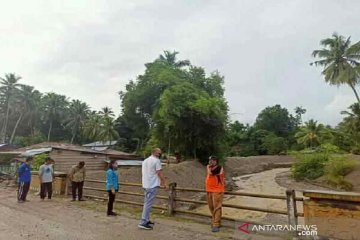 Anggota DPR asal Sulteng tinjau lokasi banjir di Sigi