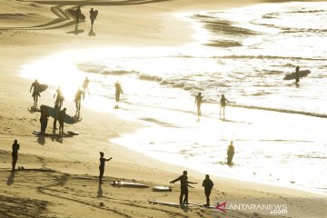 Sebagian wilayah Pantai Bondi di Sydney kembali buka