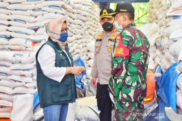 TNI-Polri kawal distribusi bansos beras di Bogor