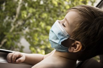Haruskah bayi pakai masker kain untuk hindari COVID-19?