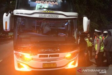 Sembunyikan pemudik, sopir bus awalnya mengaku tidak bawa penumpang