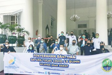Jasa Tirta II bersama Satgas Covid-19 BUMN Wilayah Jawa Barat Serahkan Bantuan APD