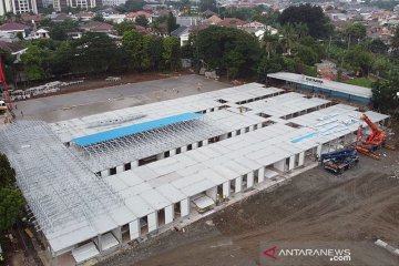 Alih fungsi lapangan bola Simprug menjadi rumah sakit Covid-19 selesai