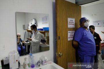 Dokter Meksiko dirawat di RS usai menerima vaksin COVID-19