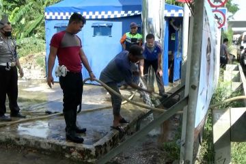 Pos jaga di pintu Tol Merak untuk halau pemudik