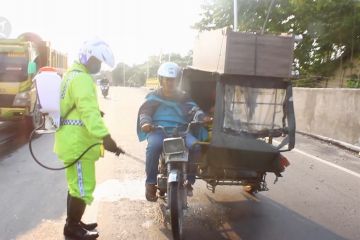 Dorongan hati membuat seorang polisi menjaga perbatasan dari COVID-19