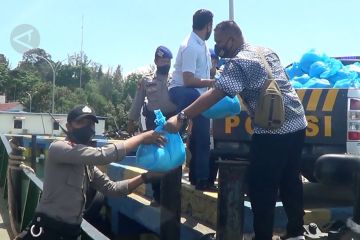 Masyarakat pesisir di perbatasan tak luput dari bantuan Polri