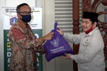 Baznas DKI serahkan bantuan untuk duafa dan penggerak dakwah